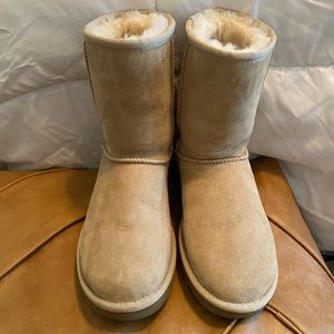 Ugg Short Boots in Sand